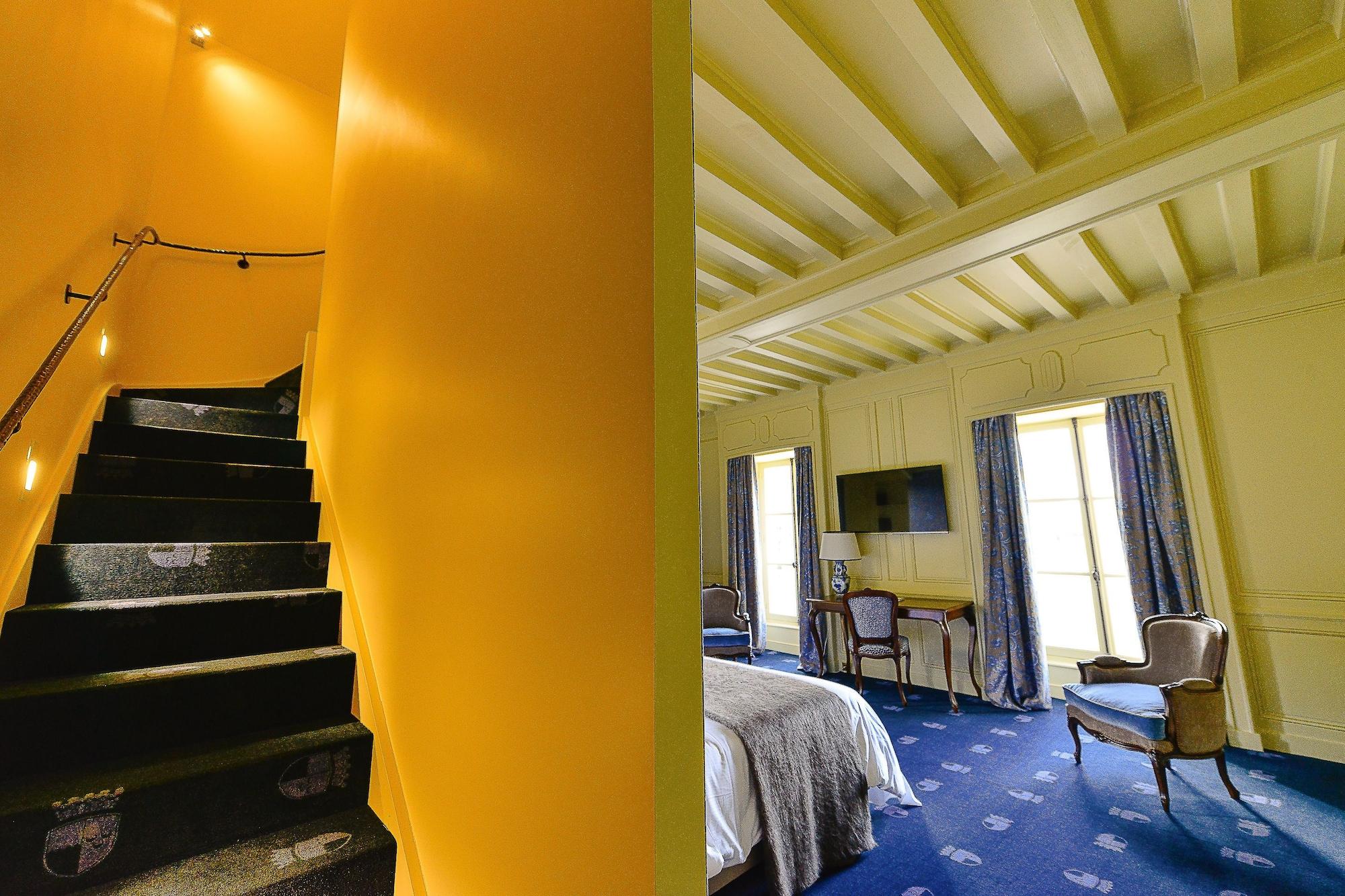 Chateau D'audrieu Hotel 5*