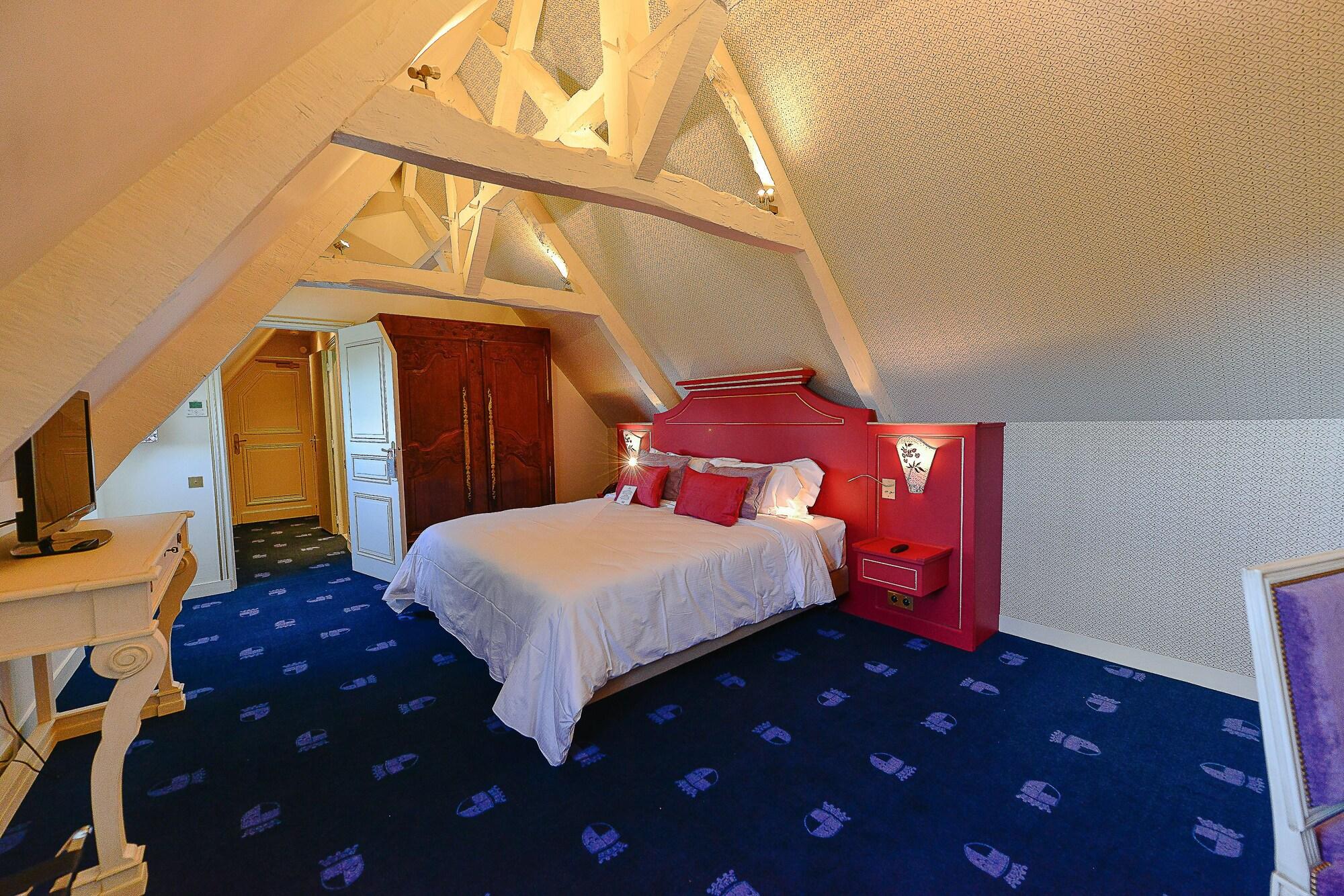 Hotel Chateau D'audrieu 5*